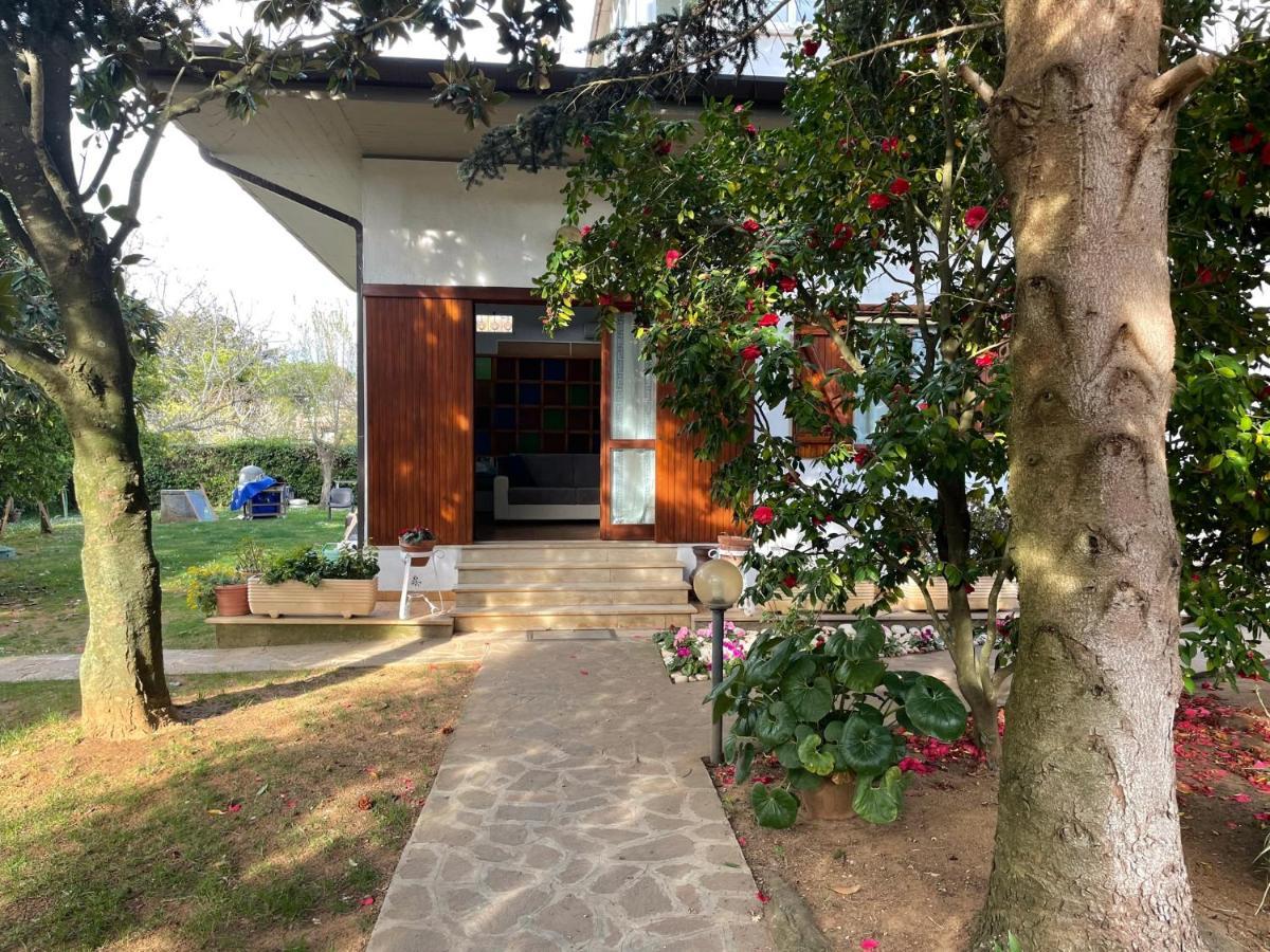 Appartamento In Villa Con Giardino Vicino Al Mare Bella Farnia Exterior foto